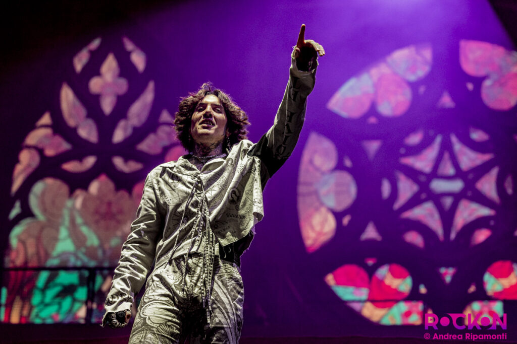 Oli Sykes dei Bring Me the Horizon agli I-Days